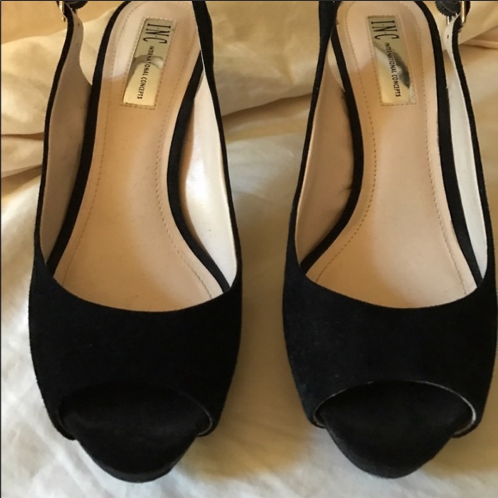 Peep toe slingbacks